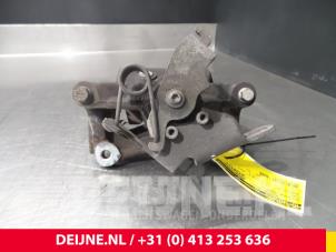 Ford Transit Custom Remklauw (Tang) links-achter O70105 foto 2