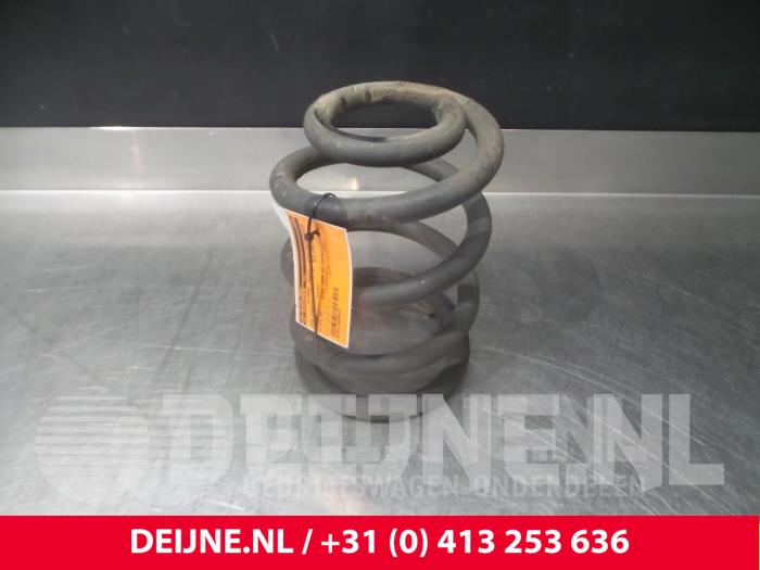 Toyota Hiace Schroefveer achter O71203