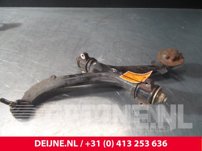 Renault Master Draagarm boven rechts-voor O71646