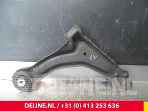Mercedes Vito Draagarm onder links-voor O71701 foto 2