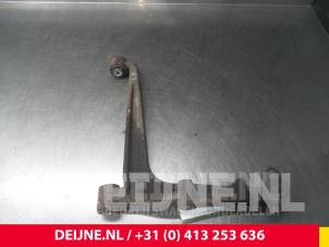 Volkswagen Transporter Draagarm onder links-voor O71761 foto 2