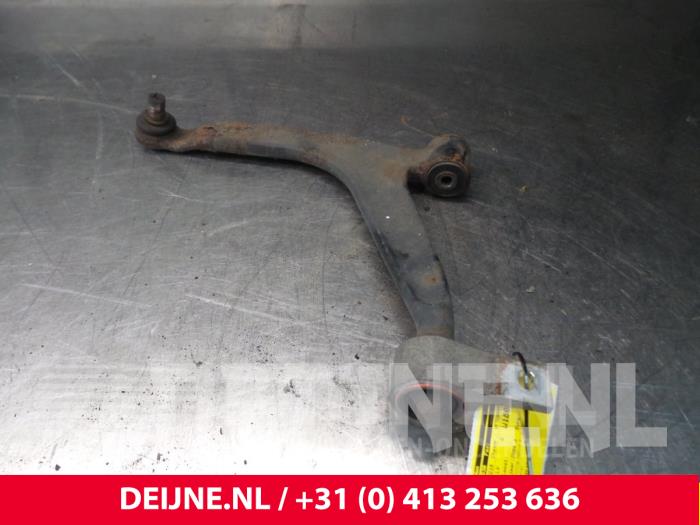 Citroen Berlingo Draagarm onder links-voor O71834