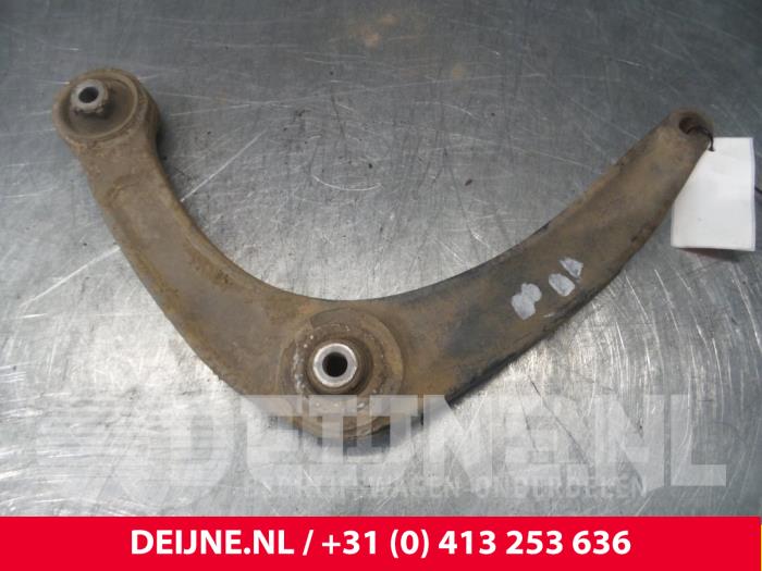 Peugeot Partner Draagarm onder links-voor O71855