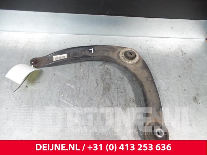 Peugeot Partner Draagarm onder links-voor O71857