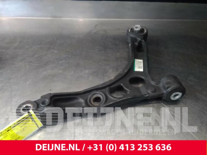 Peugeot Boxer Draagarm onder links-voor O71863