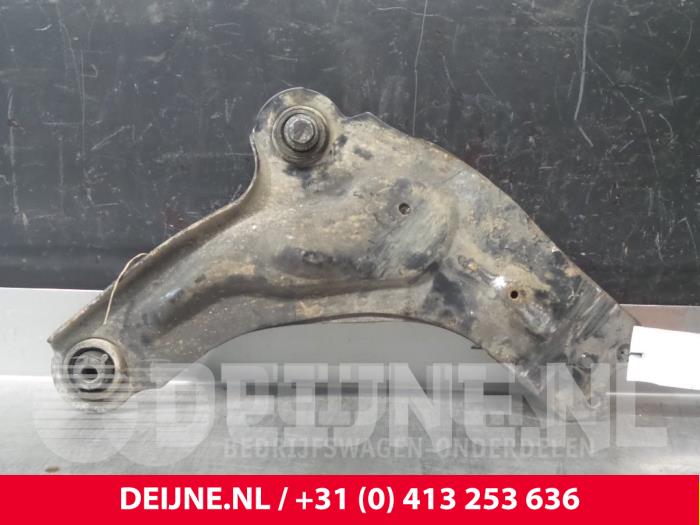 Renault Trafic Draagarm onder links-voor O71868
