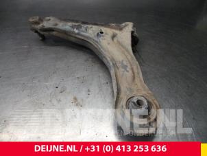 Mercedes Vito Draagarm onder rechts-voor O71925 foto 2
