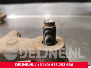 Volkswagen Transporter Draagarm onder rechts-voor O71974 foto 3