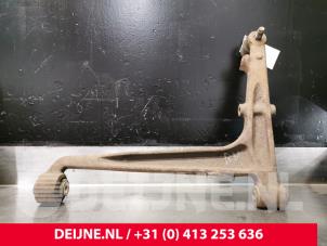 Volkswagen Transporter Draagarm onder rechts-voor O71974 foto 2