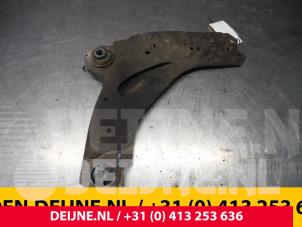 Nissan Primastar Querlenker unten rechts vorne O72038 foto 4