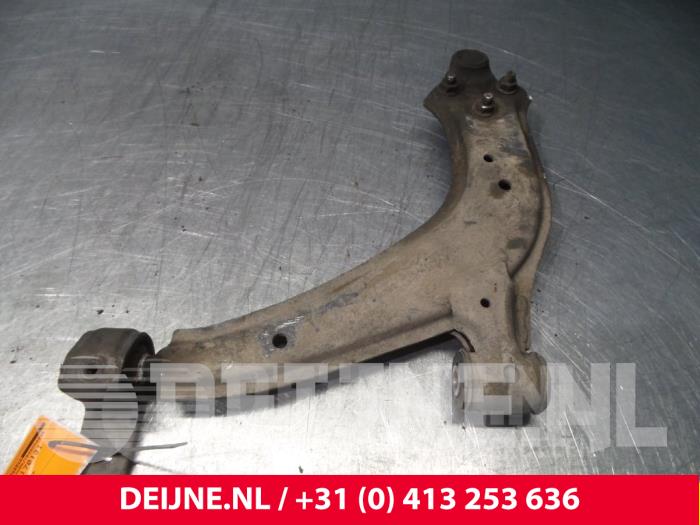Peugeot Partner Querlenker unten rechts vorne O72072