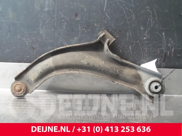 Renault Clio Querlenker unten rechts vorne O72088