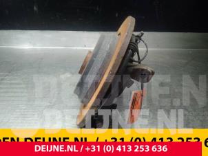 Mercedes Vito Achsschenkel rechts hinten O72118 foto 2