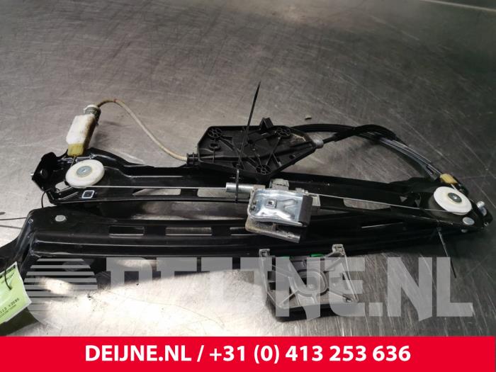 Volkswagen Passat Rear door window mechanism 4-door, left O41115