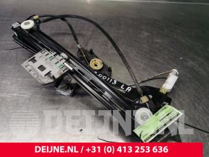 Volkswagen Passat Ruitmechaniek 4Deurs links-achter O41115 foto 2