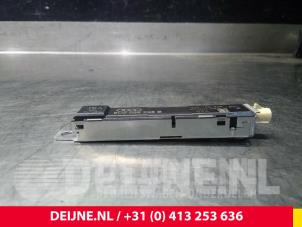 Audi Q3 Antennenverstärker O32917 foto 2