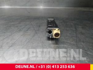 Audi Q3 Antennenverstärker O32917 foto 3