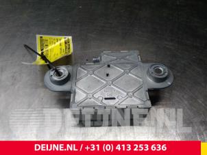 BMW X1 Antenna Amplifier O32920 photo 2