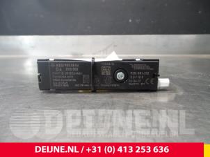 Mercedes Vito Antenna Amplifier O32923 photo 2