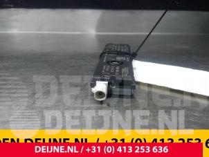 Mercedes Vito Antenna Amplifier O32928 photo 2