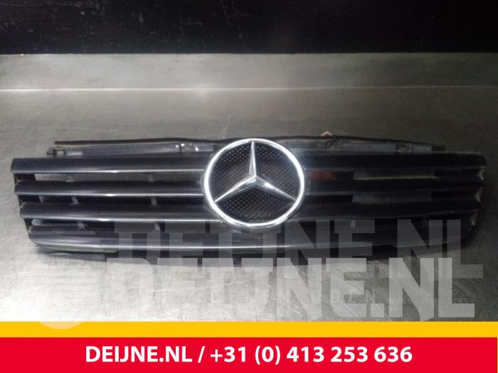 Mercedes Vaneo Grille O32946
