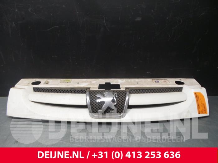 Peugeot Partner Grill O33050