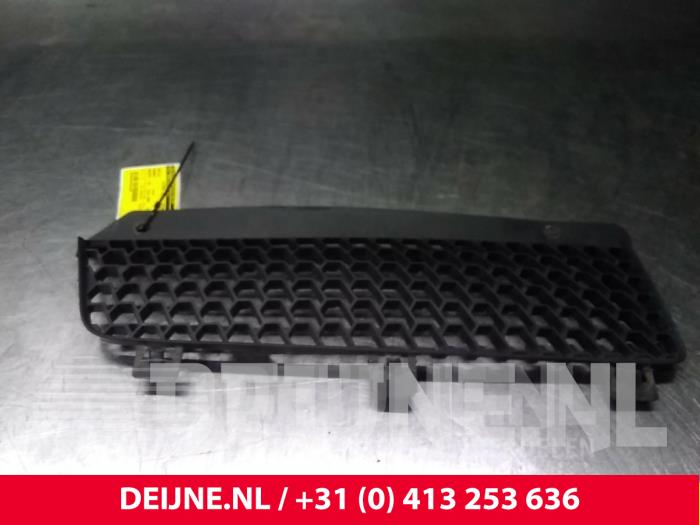 Renault Master Grill O33079