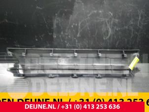 Toyota Hiace Grille O33089 foto 2