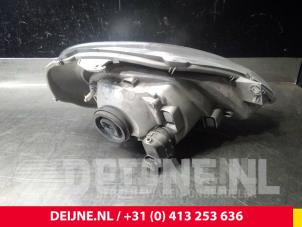 Opel Vivaro Headlight, left O33559 photo 2