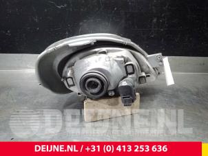 Opel Vivaro Koplamp links O33567 foto 2