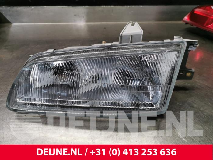Hyundai H200 Headlight, left O33657