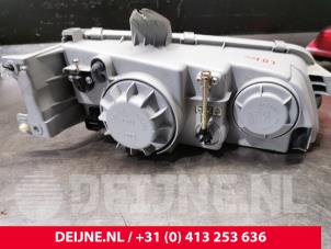 Hyundai H200 Koplamp links O33657 foto 3