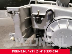 Hyundai H200 Koplamp links O33657 foto 4