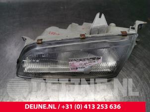 Hyundai H200 Headlight, left O33658 photo 2