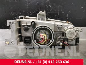 Hyundai H200 Headlight, left O33662 photo 2