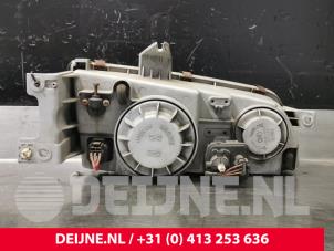 Hyundai H200 Headlight, left O33664 photo 2