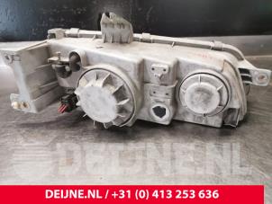 Hyundai H200 Headlight, left O33665 photo 3