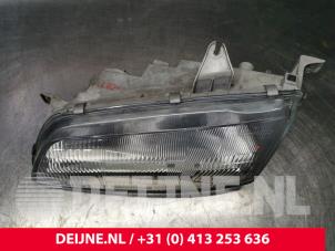 Hyundai H200 Headlight, left O33665 photo 2