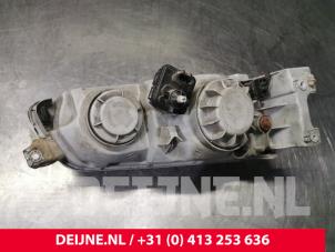 Hyundai H200 Headlight, left O33669 photo 4