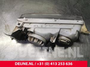 Hyundai H200 Headlight, left O33669 photo 3