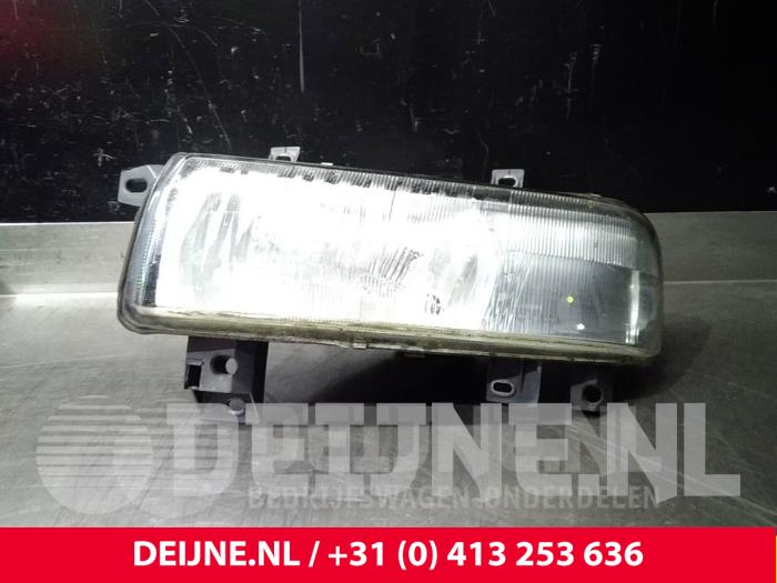Renault Master Koplamp links O33733