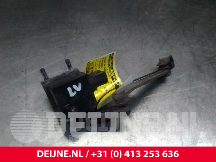 Mercedes E-Klasse Xenon hoogteregelaar O33756