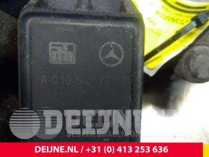 Mercedes E-Klasse Xenon hoogteregelaar O33756 foto 3