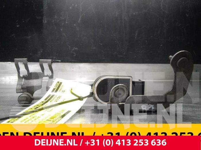 Mercedes C-Klasse Xenon height adjustment O33758