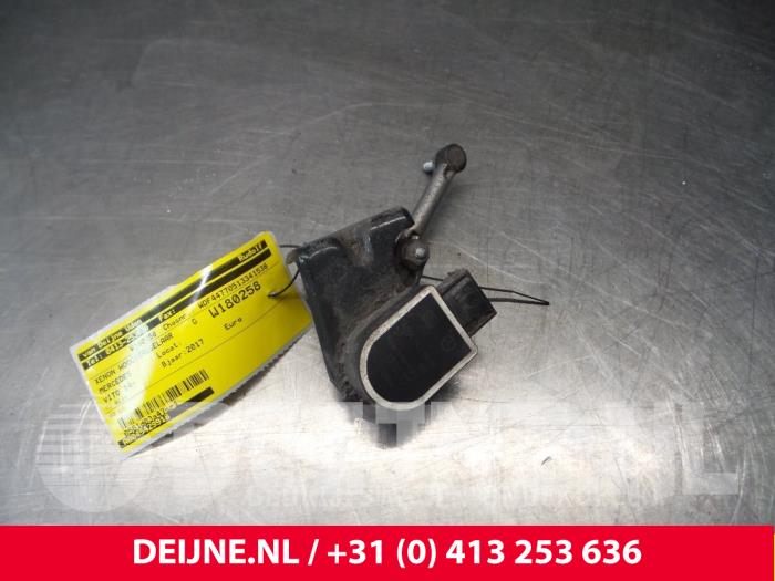 Mercedes Vito Xenon hoogteregelaar O33760