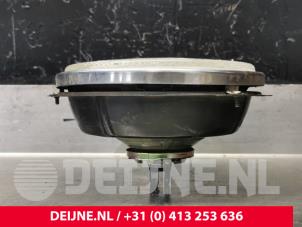 Hyundai H150 Headlight, right O33885 photo 3