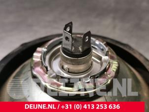 Hyundai H150 Headlight, right O33885 photo 4