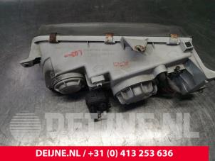 Hyundai H200 Headlight, right O33892 photo 4