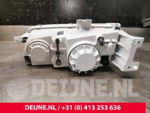 Hyundai H200 Headlight, right O33894 photo 4