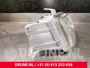 Hyundai H200 Headlight, right O33894 photo 3